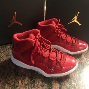 Selling a pair of boys Jordan’s. Great condition.